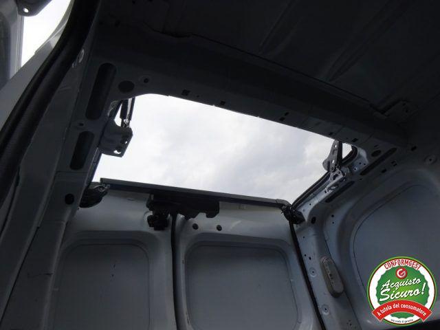 RENAULT Kangoo usata 23