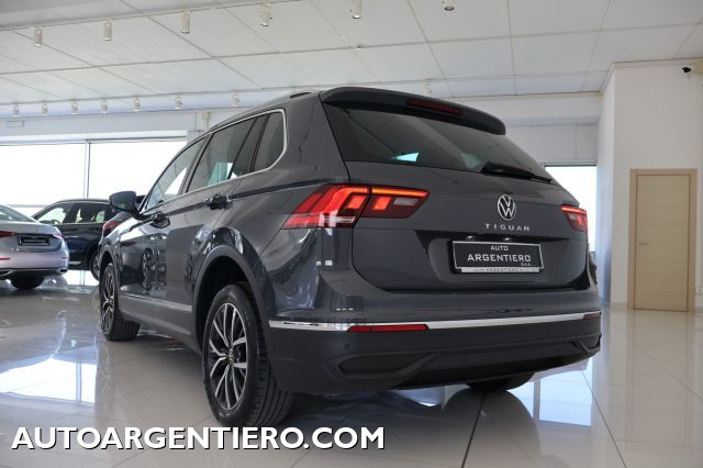 VOLKSWAGEN Tiguan usata, con Frenata d