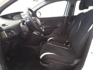 LANCIA Ypsilon usata, con Autoradio