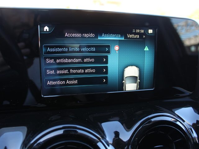 MERCEDES-BENZ GLA 200 usata, con Vivavoce