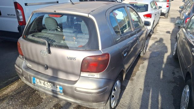 TOYOTA Yaris usata, con Airbag laterali
