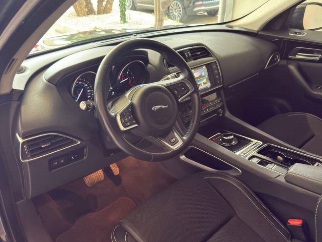 JAGUAR F-Pace usata, con Bluetooth