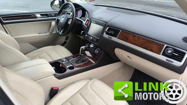 VOLKSWAGEN Touareg usata, con Autoradio