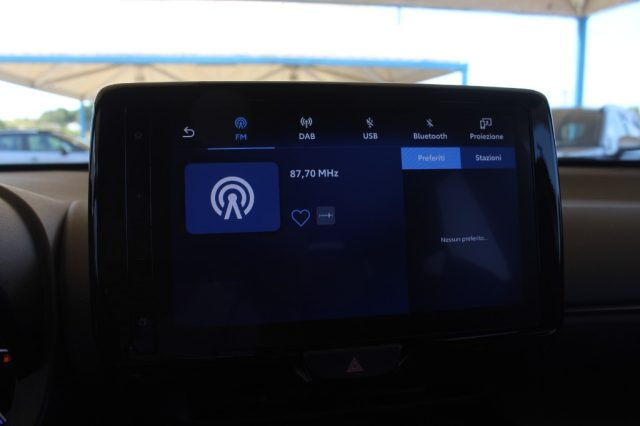 TOYOTA Yaris Cross usata, con Autoradio digitale