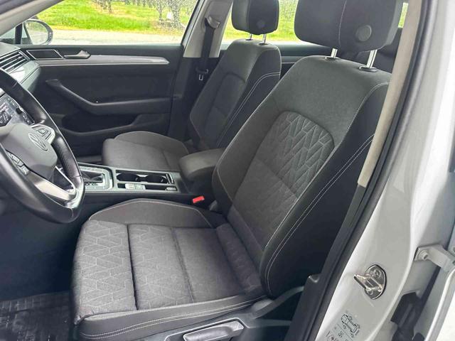 VOLKSWAGEN Passat Variant usata, con Alzacristalli elettrici