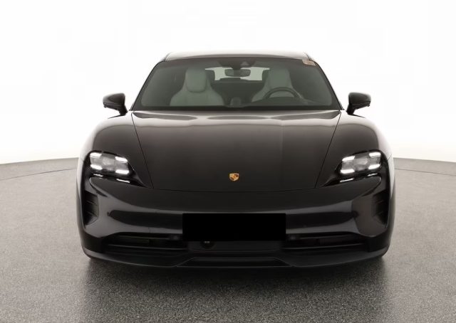 PORSCHE Taycan usata, con Boardcomputer