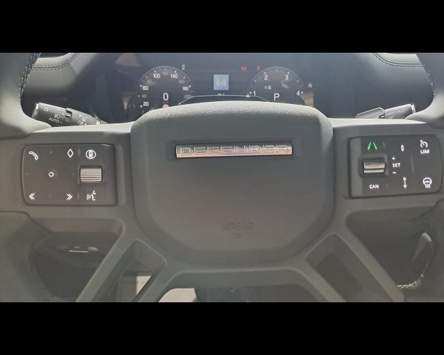LAND ROVER Defender usata, con Portellone posteriore elettrico