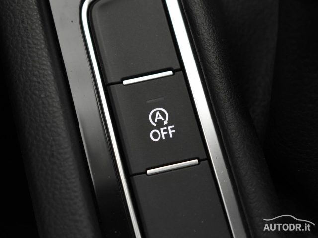 VOLKSWAGEN Passat Variant usata, con Sensori di parcheggio posteriori