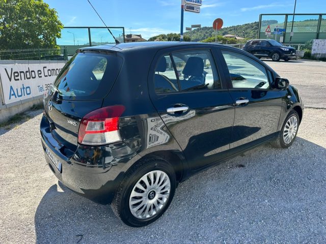 TOYOTA Yaris usata, con Autoradio