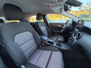 MERCEDES-BENZ GLA 180 usata, con Bracciolo