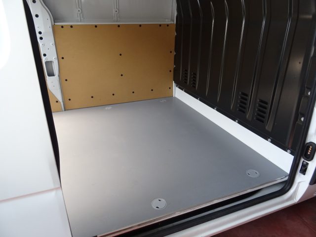 RENAULT Master usata, con USB