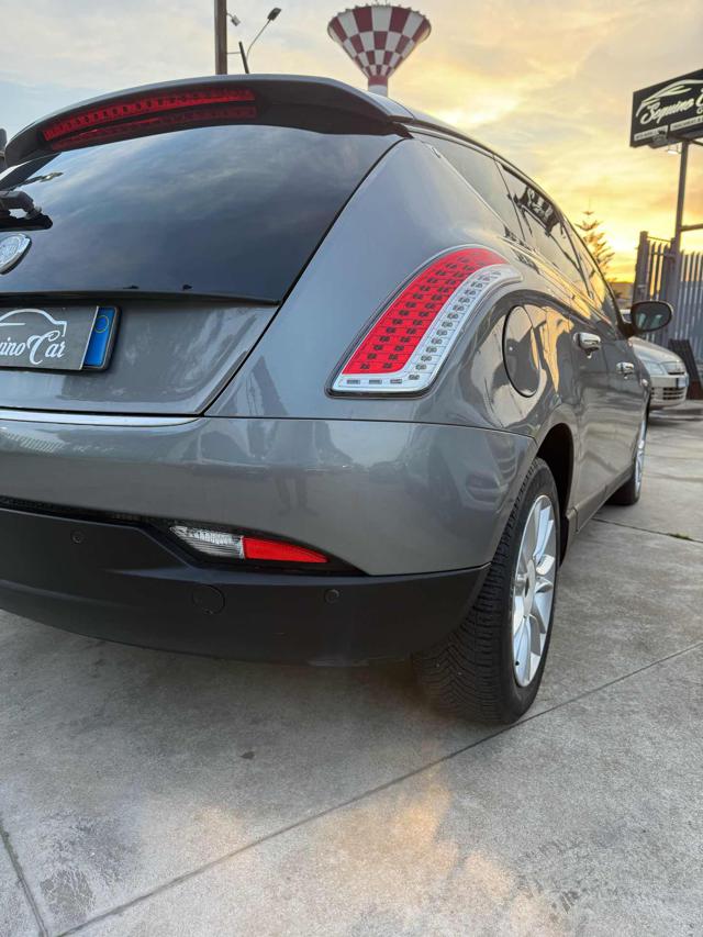 LANCIA Delta usata, con Autoradio