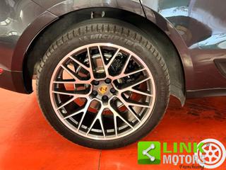 PORSCHE Macan usata, con Bracciolo