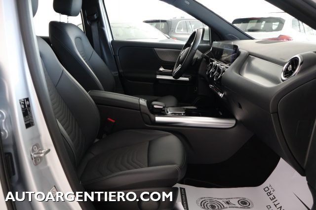 MERCEDES-BENZ GLA 200 usata, con Fari direzionali