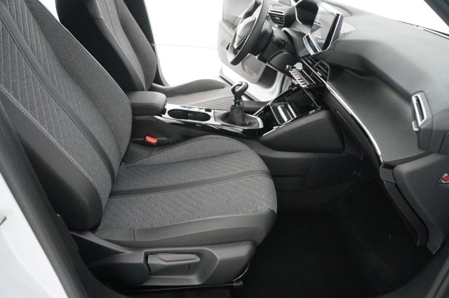 PEUGEOT 2008 usata, con Climatizzatore