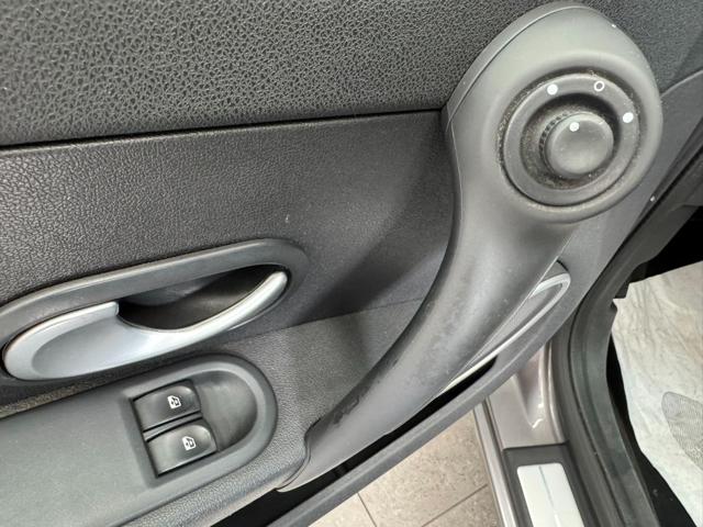 RENAULT Clio usata, con Alzacristalli elettrici