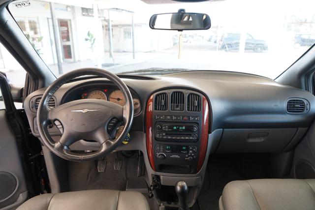 CHRYSLER Voyager usata, con Sedile posteriore sdoppiato