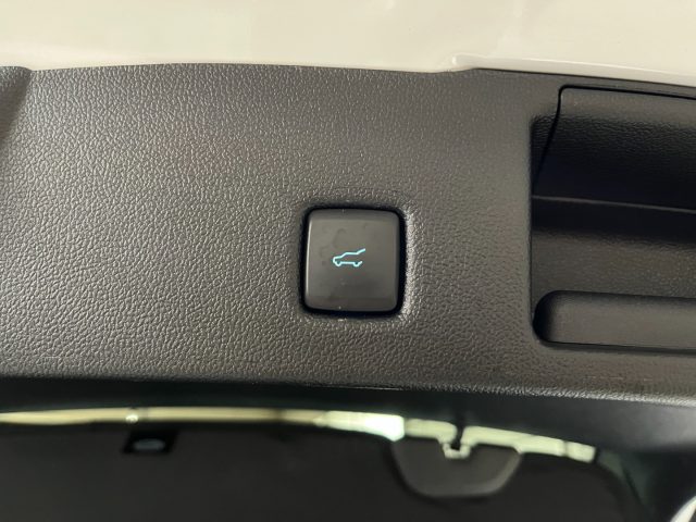 FORD Kuga usata, con Portellone posteriore elettrico