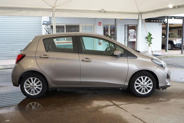 TOYOTA Yaris usata, con Autoradio