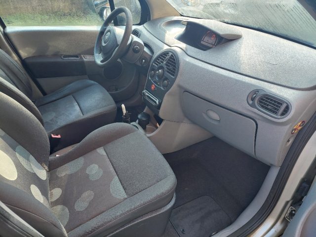 RENAULT Modus usata, con Autoradio