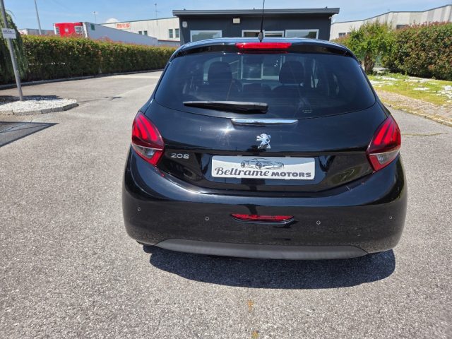 PEUGEOT 208 usata, con Autoradio