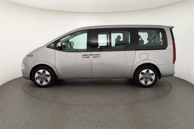 HYUNDAI Staria usata, con Autoradio