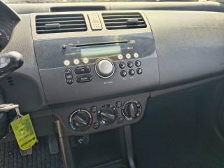 SUZUKI Swift usata, con Controllo automatico clima