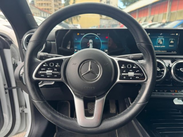 MERCEDES-BENZ CLA 180 usata, con Chiusura centralizzata