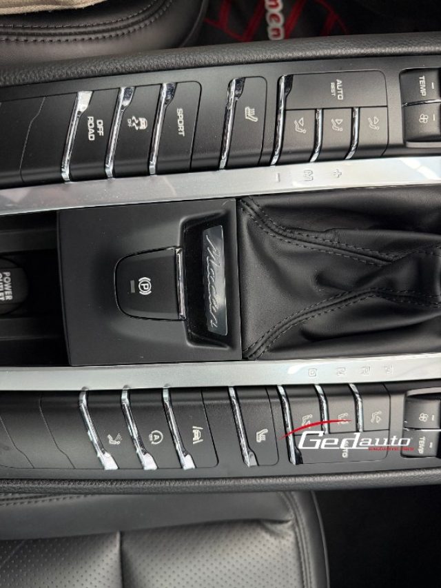 PORSCHE Macan usata, con Touch screen