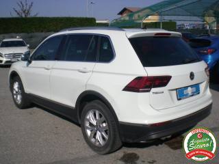 VOLKSWAGEN Tiguan usata, con Autoradio
