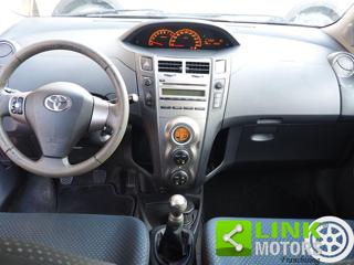 TOYOTA Yaris usata 17