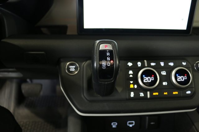 LAND ROVER Defender usata, con Servosterzo