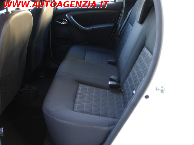 DACIA Duster usata 9