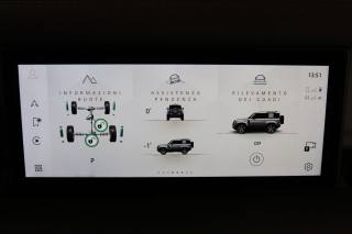 LAND ROVER Defender usata, con USB