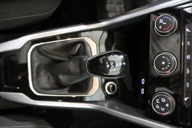 VOLKSWAGEN T-Roc usata, con Controllo elettronico della corsia