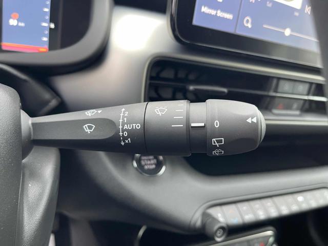 JEEP Avenger usata, con USB