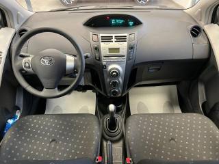 TOYOTA Yaris usata, con Sedile posteriore sdoppiato