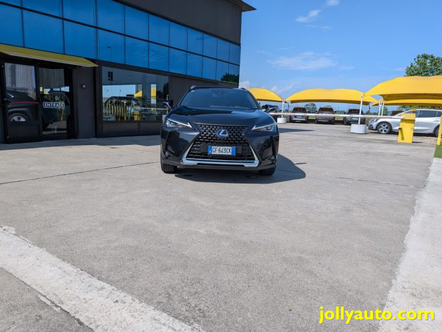 LEXUS UX 250h usata, con Controllo elettronico della corsia