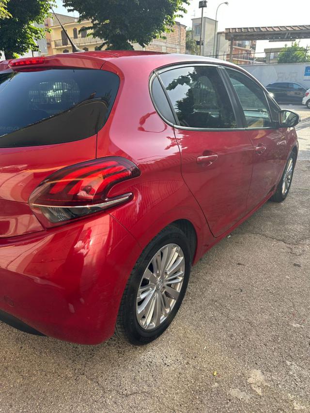 PEUGEOT 208 usata, con Boardcomputer