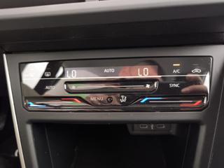VOLKSWAGEN Taigo usata, con USB