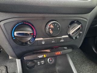 HYUNDAI i20 usata, con Controllo automatico clima