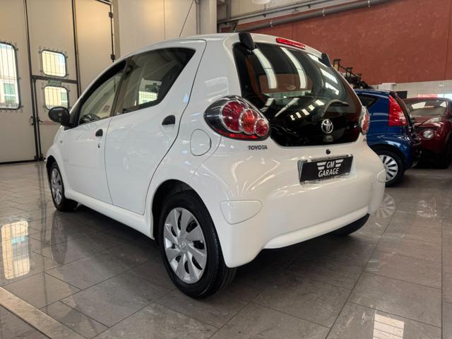 TOYOTA Aygo usata, con Luci diurne