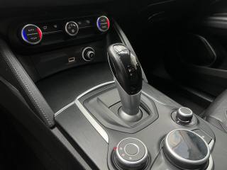 ALFA ROMEO Stelvio usata, con Luci diurne LED
