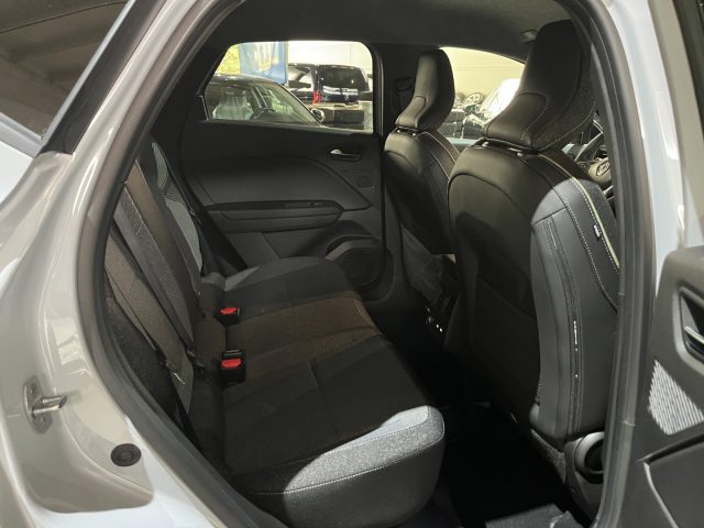 RENAULT Captur usata, con Touch screen