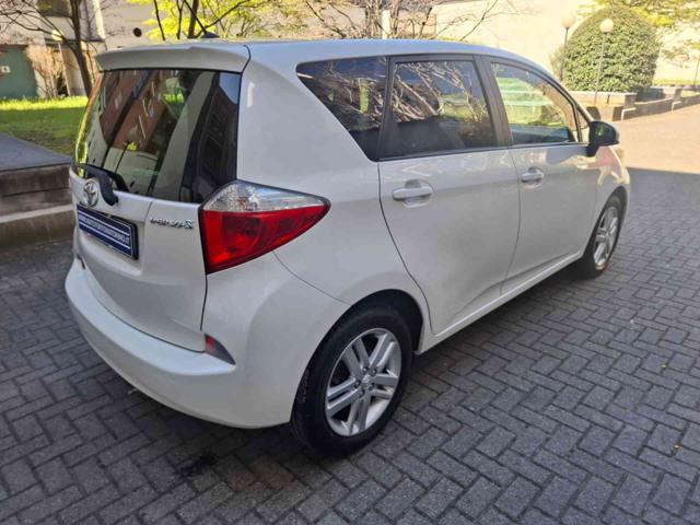 TOYOTA Verso-S usata, con Boardcomputer