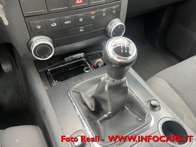 VOLKSWAGEN Touareg usata 15