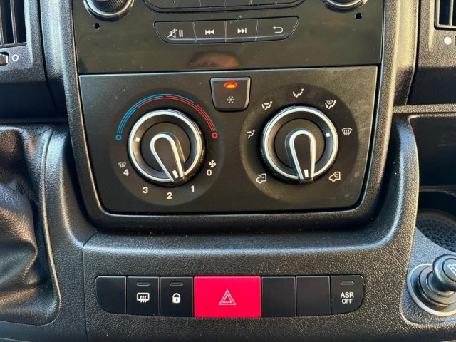 PEUGEOT Boxer usata, con Park Distance Control