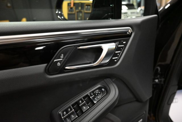 PORSCHE Macan usata 46