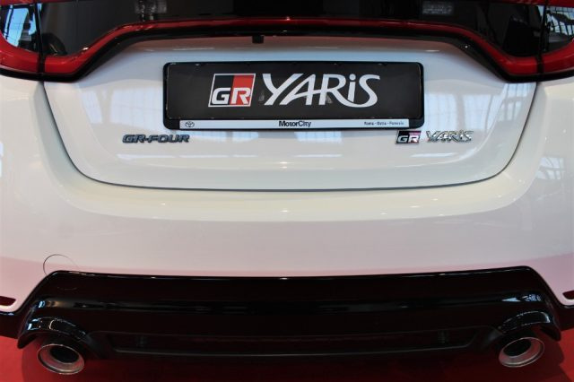 TOYOTA Yaris usata, con Sedili sportivi