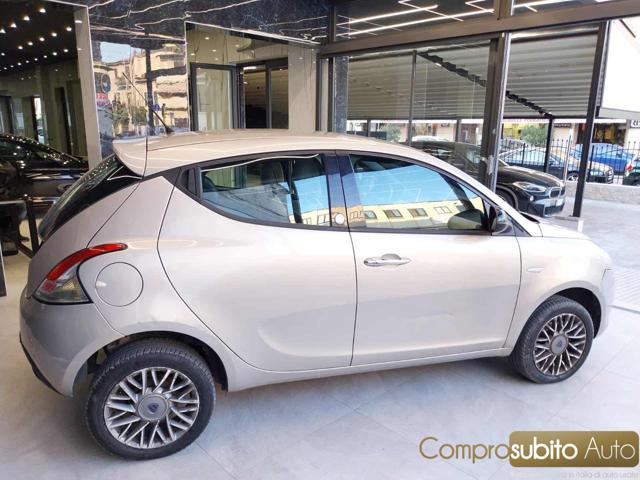 LANCIA Ypsilon usata, con Autoradio